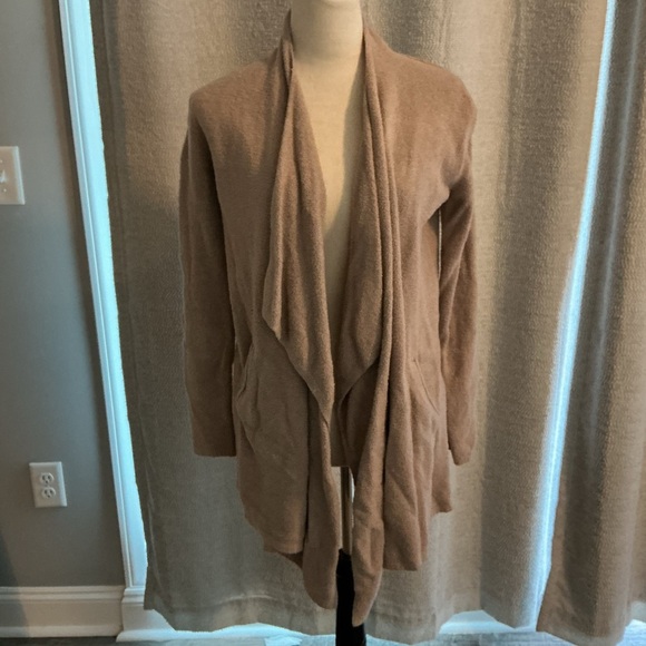 Barefoot Dreams CozyChic Lite® Island Wrap Cardigan - Picture 10 of 15